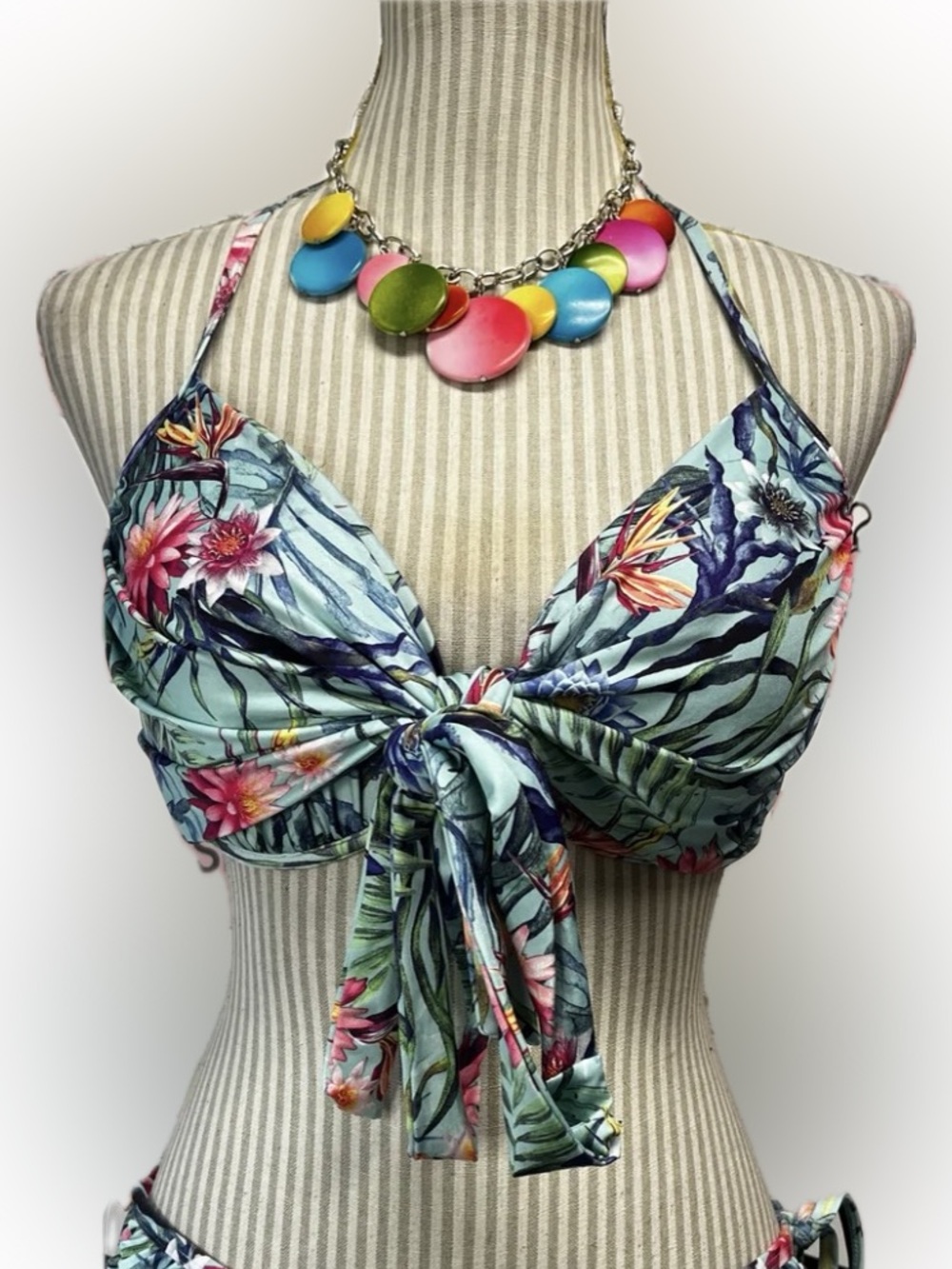 La Vie En Rose Aqua Tropical Floral Tie-Front Bikini Top in Aqua and Multi
